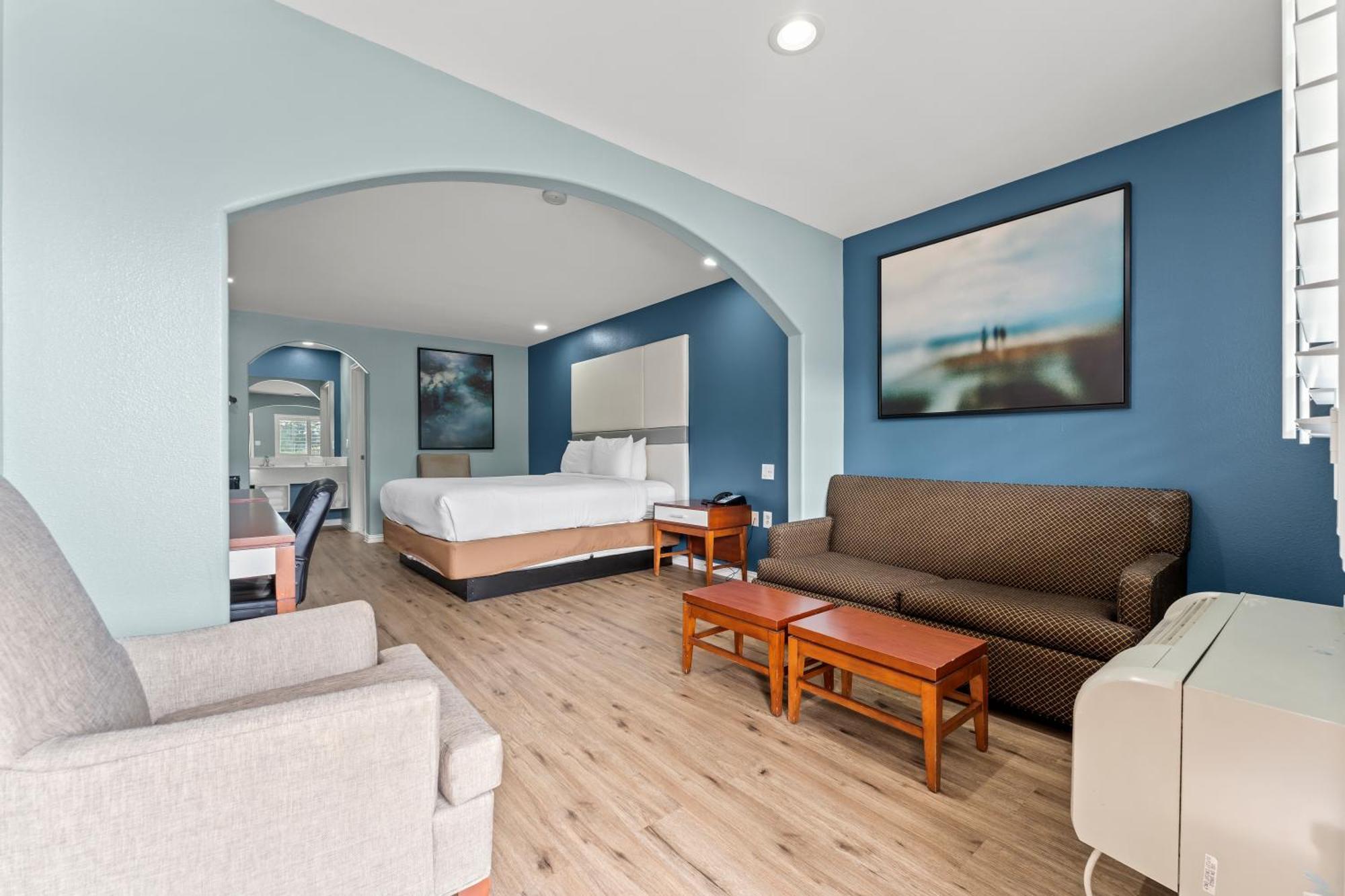 Motel Executive & Magnolia